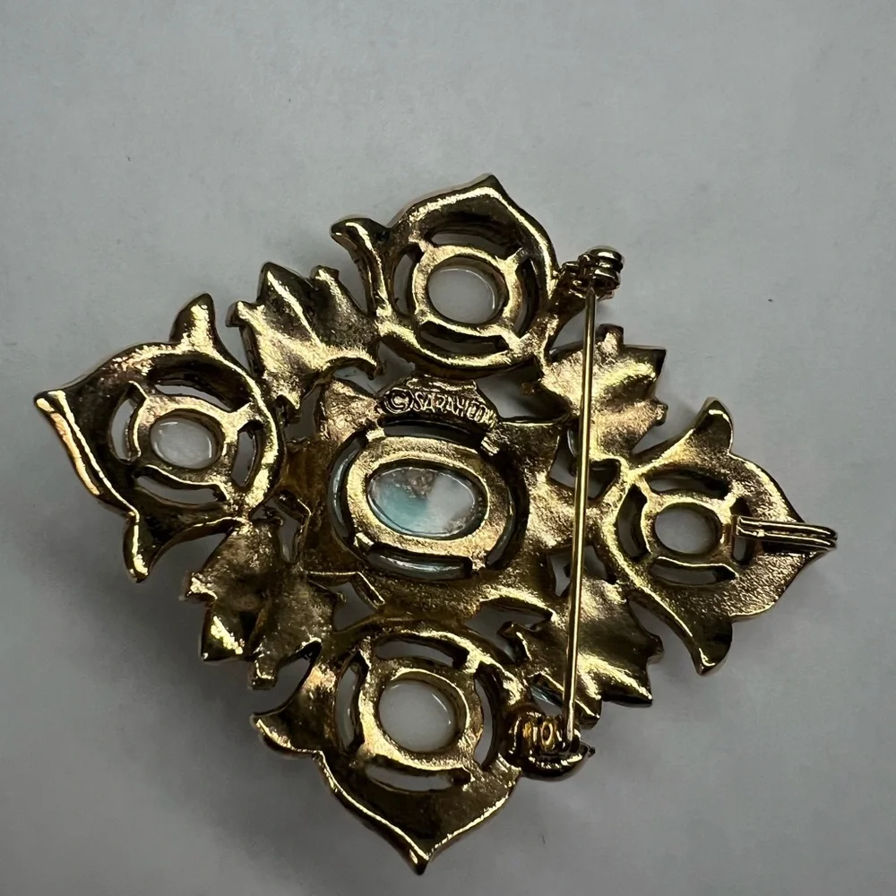 1968 Sarah Coventry “remembrance” set - Picture 2 of 4